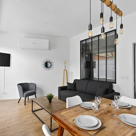 Charming 2-room Loft-style Near Montmartre Appartement Paris
