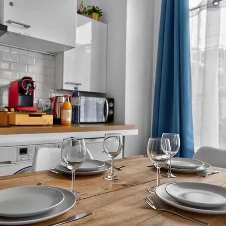 Charming 2-room Loft-style Near Montmartre Paris