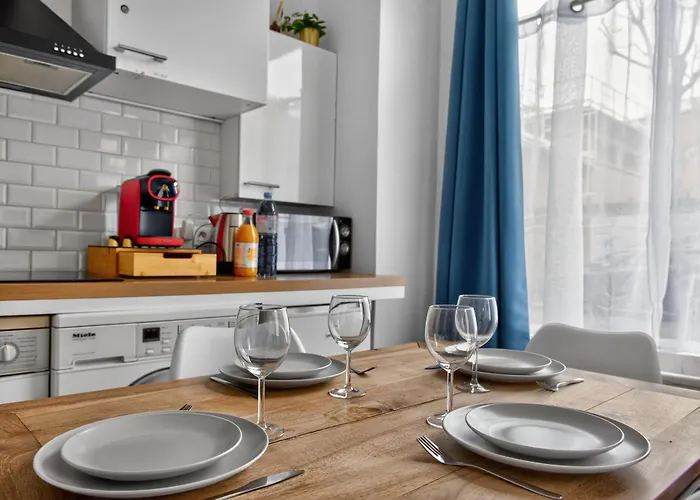 Charming 2-room Loft-style Near Montmartre Paris