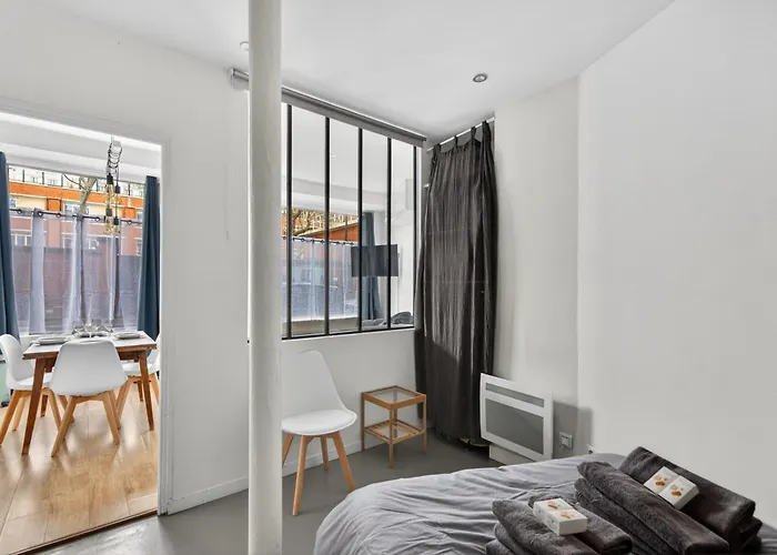 Charming 2-room Loft-style Near Montmartre