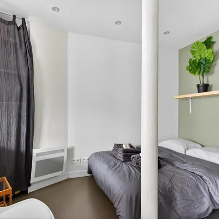 Charming 2-room Loft-style Near Montmartre Appartamento Parigi
